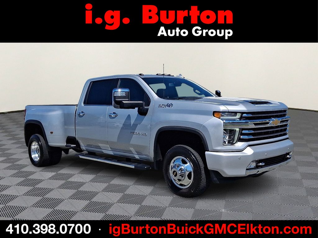 Silver Ice Metallic 2023 Chevrolet Silverado 3500HD Pickup Truck Four-Wheel Drive 6-Speed Automatic