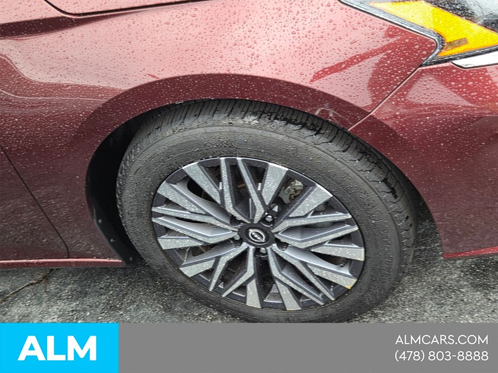 Used 2025 Red Nissan 2.5 SV image 22