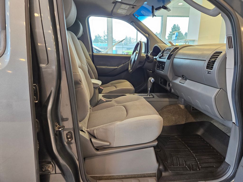 2005 Nissan Frontier SE