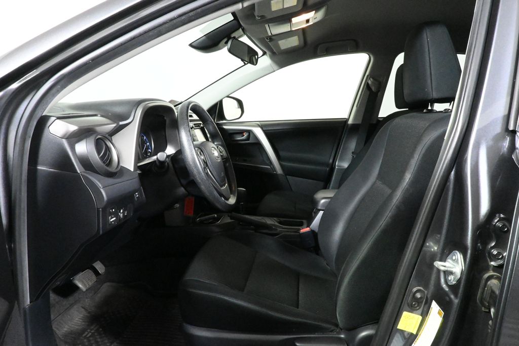 Thumbnail: 2018 Toyota RAV4 - 3
