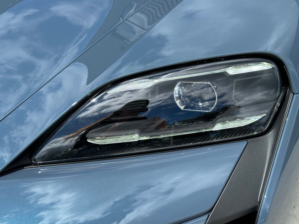 Thumbnail: 2025 Porsche Taycan - 13