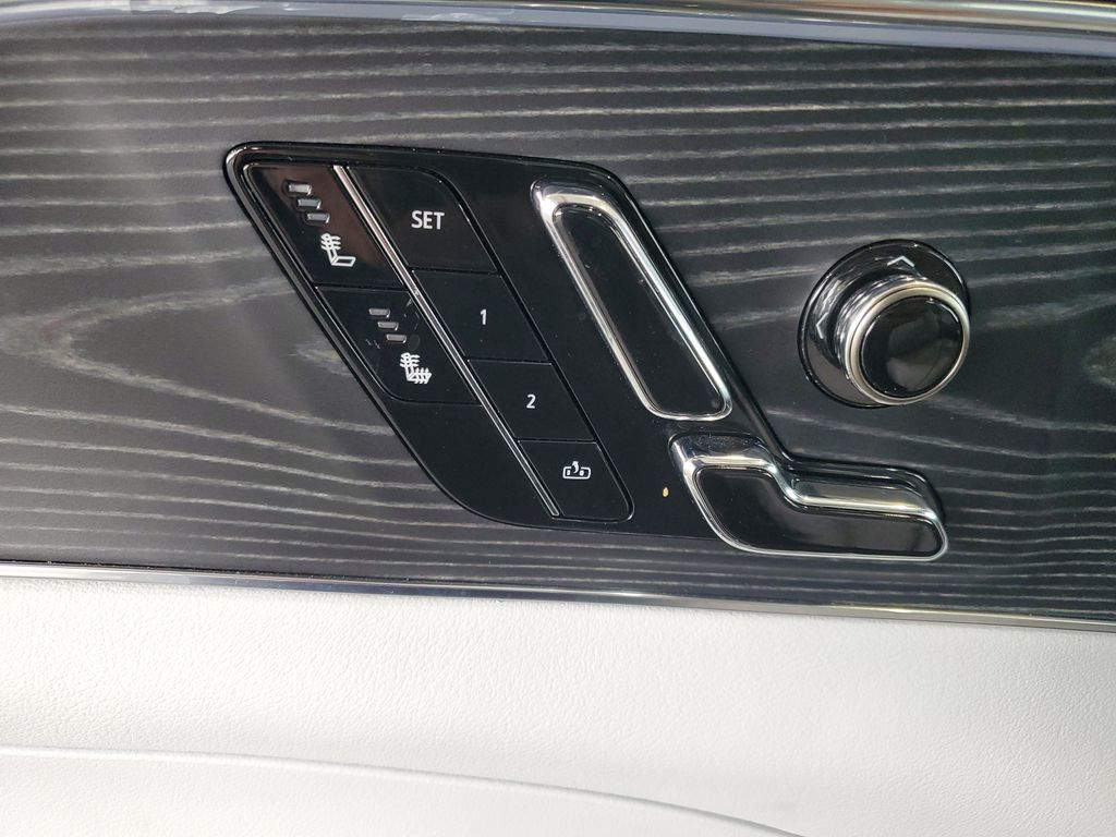 2024 Cadillac LYRIQ Luxury 1 - Photo 19