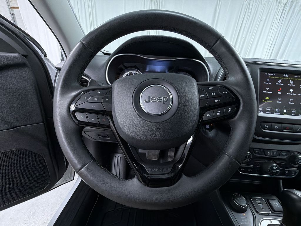 Used 2023 Jeep Cherokee SUV