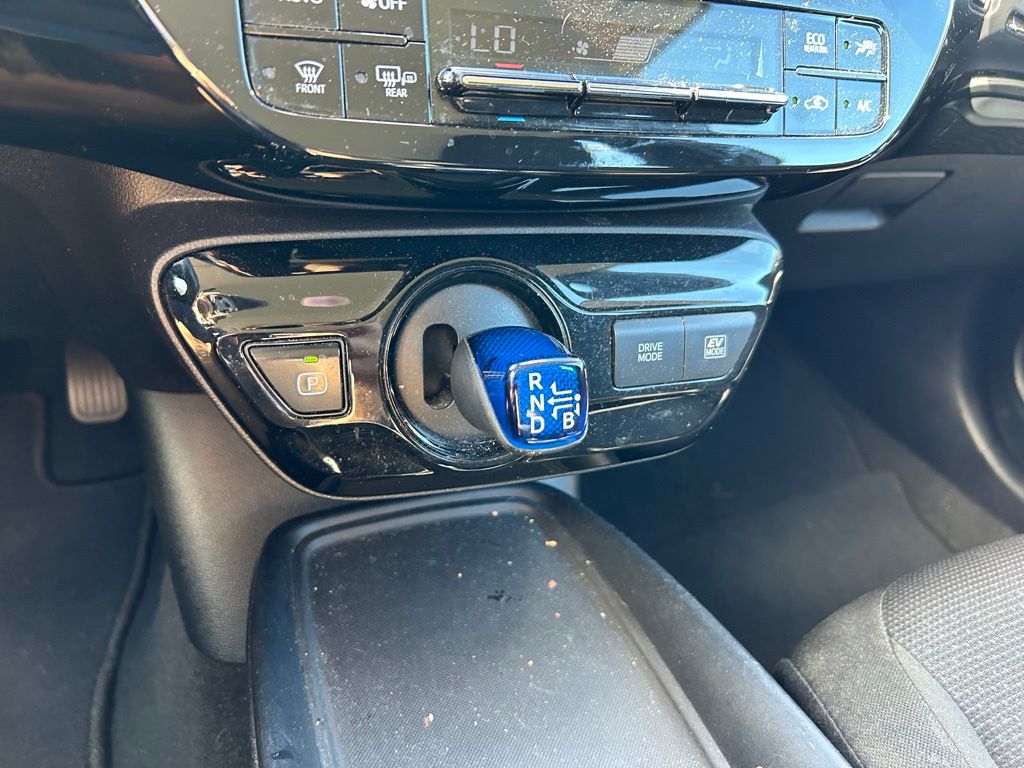 Thumbnail: 2020 Toyota Prius - 26