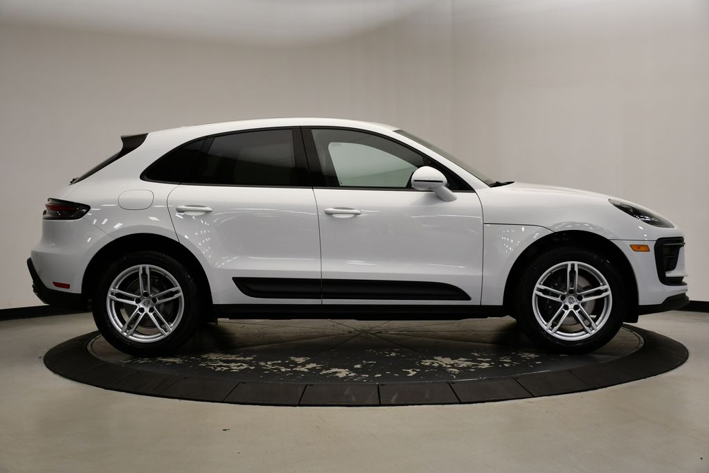 Thumbnail: 2025 Porsche Macan - 8