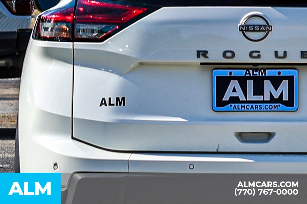Used 2024 White Nissan S image 13