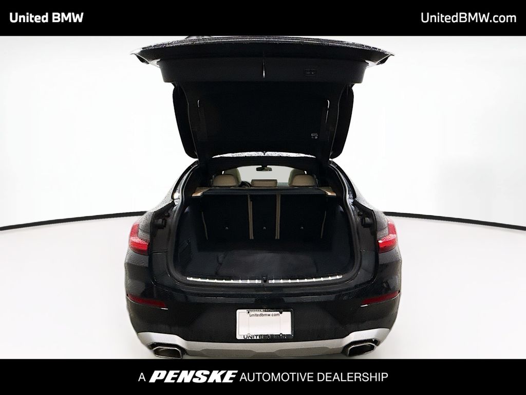 Thumbnail: 2025 BMW X4 - 14