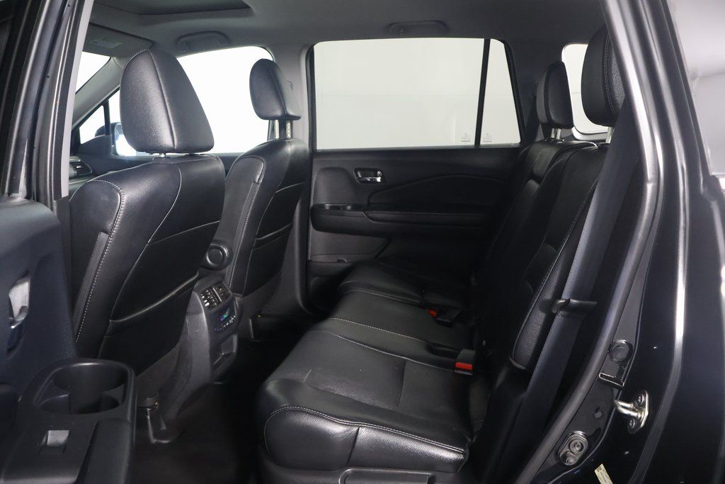 Thumbnail: 2016 Honda Pilot - 9