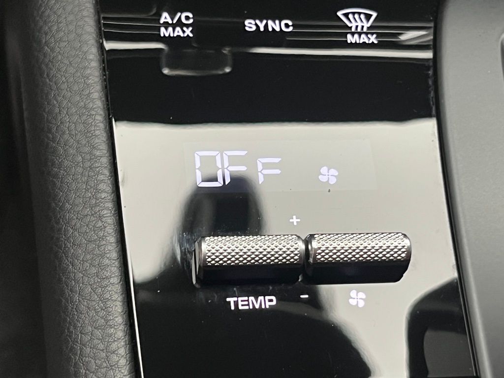 Thumbnail: 2025 Porsche Macan - 22