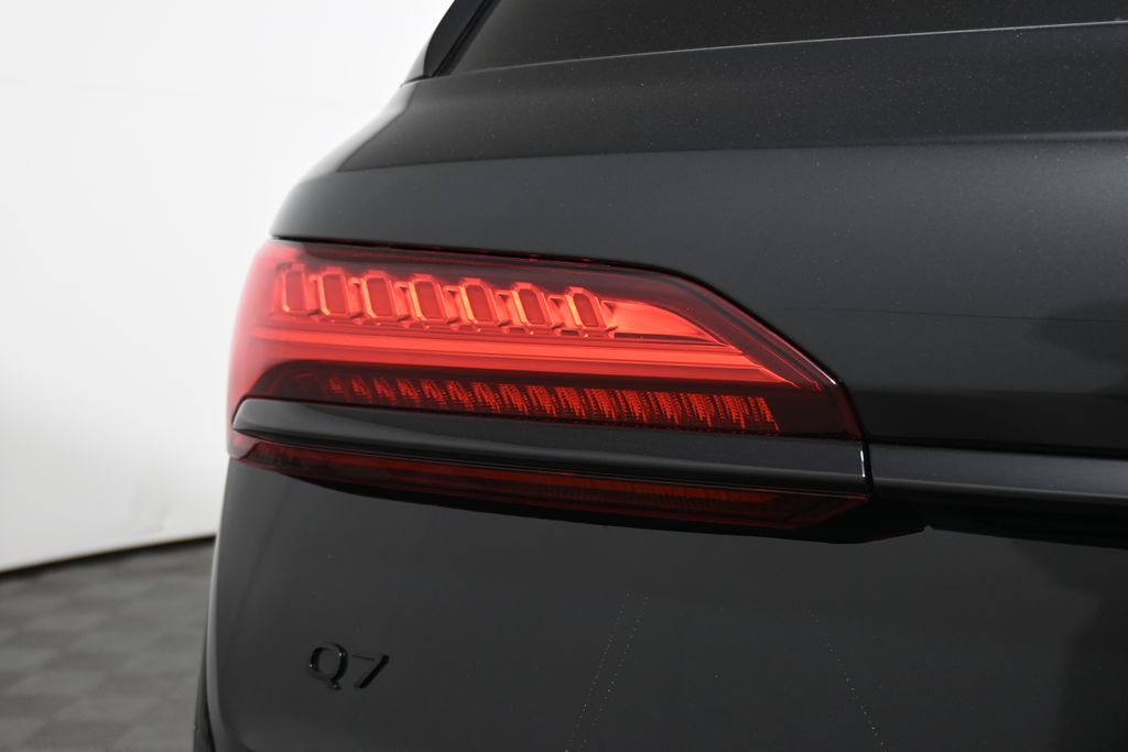 Thumbnail: 2026 Audi Q7 - 12