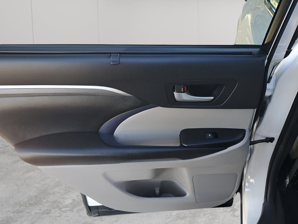 Used Car 2019 Toyota Highlander  Limited For Sale Under $30,000 In Austin, Texas