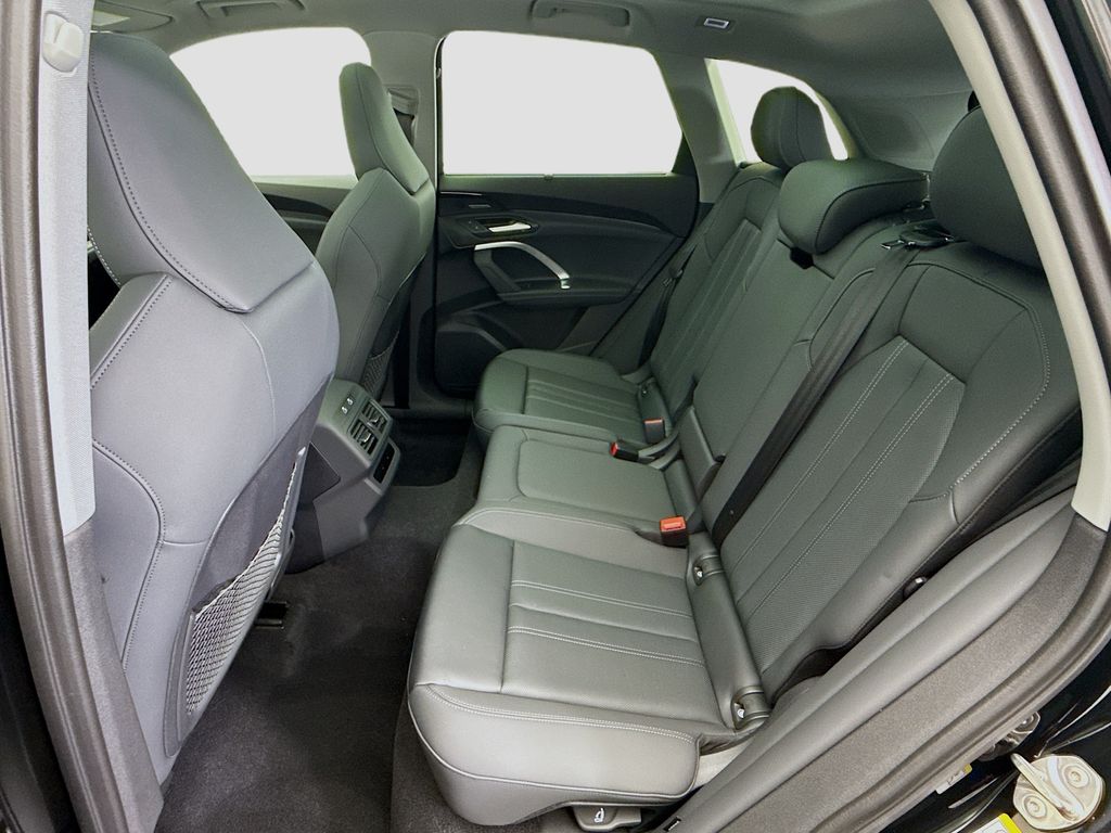 Thumbnail: 2025 Audi Q5 - 21