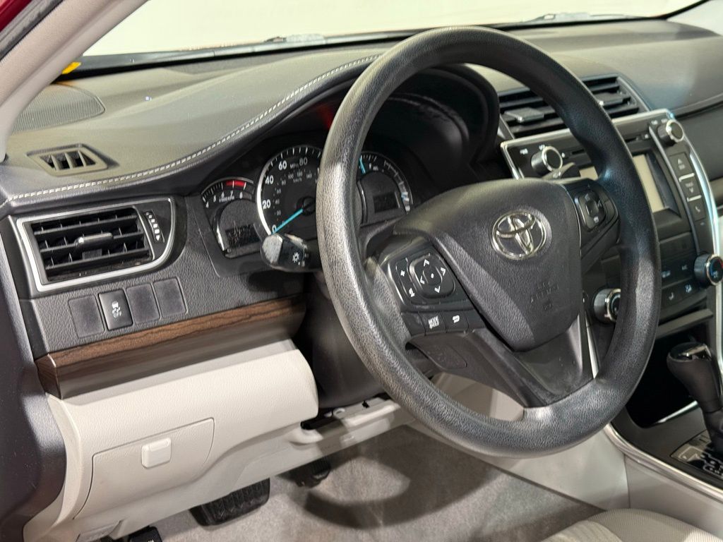 Thumbnail: 2015 Toyota Camry - 16