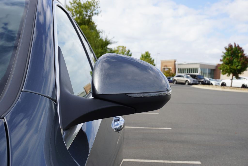 Thumbnail: 2024 Mercedes-Benz C-Class - 11