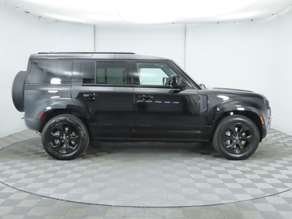 2025 Land Rover Defender 110 4