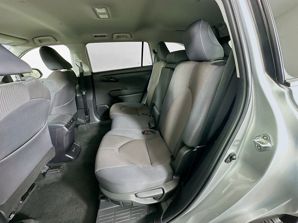 Thumbnail: 2024 Toyota Highlander - 23