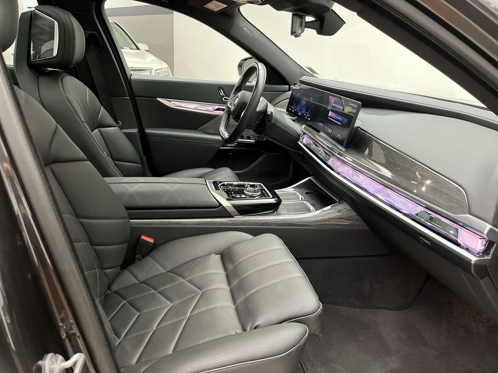 Thumbnail: 2024 BMW i7 - 26