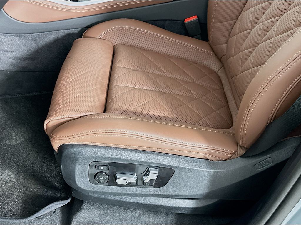 Thumbnail: 2026 BMW X5 - 21