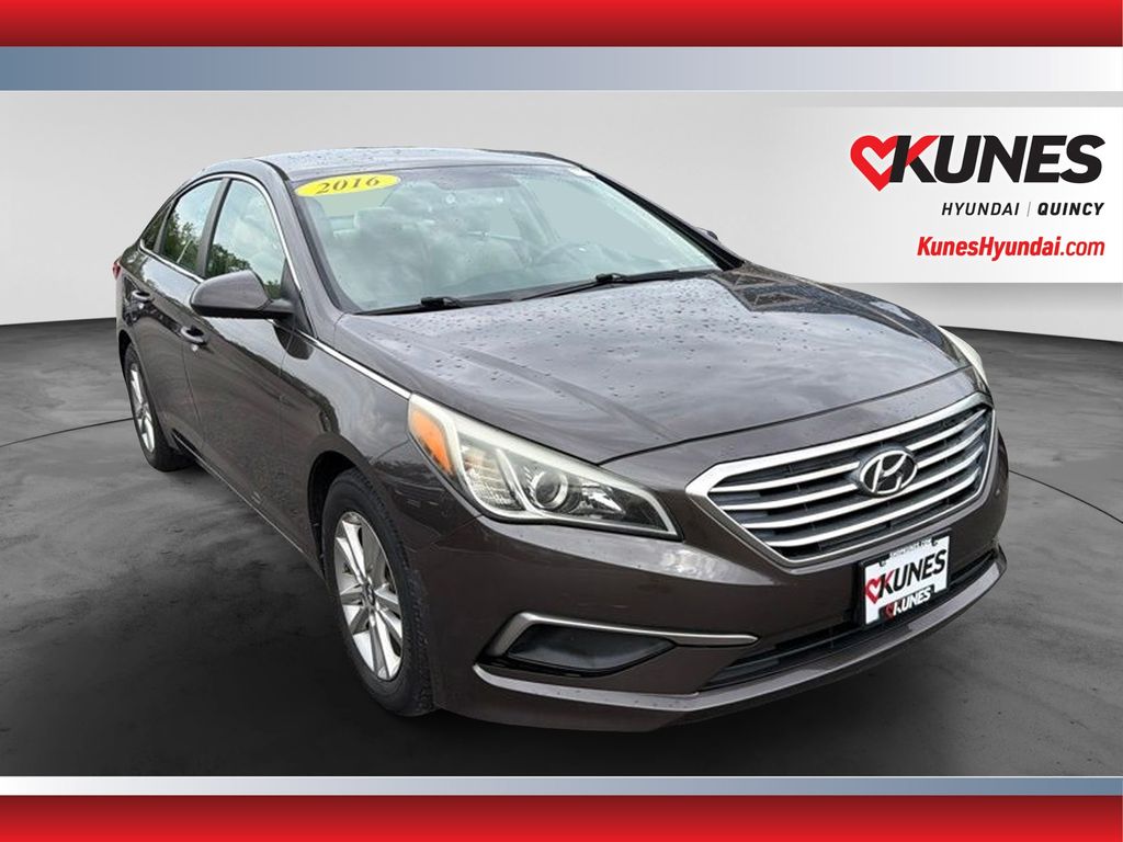  2016 Hyundai Sonata SE FWD   