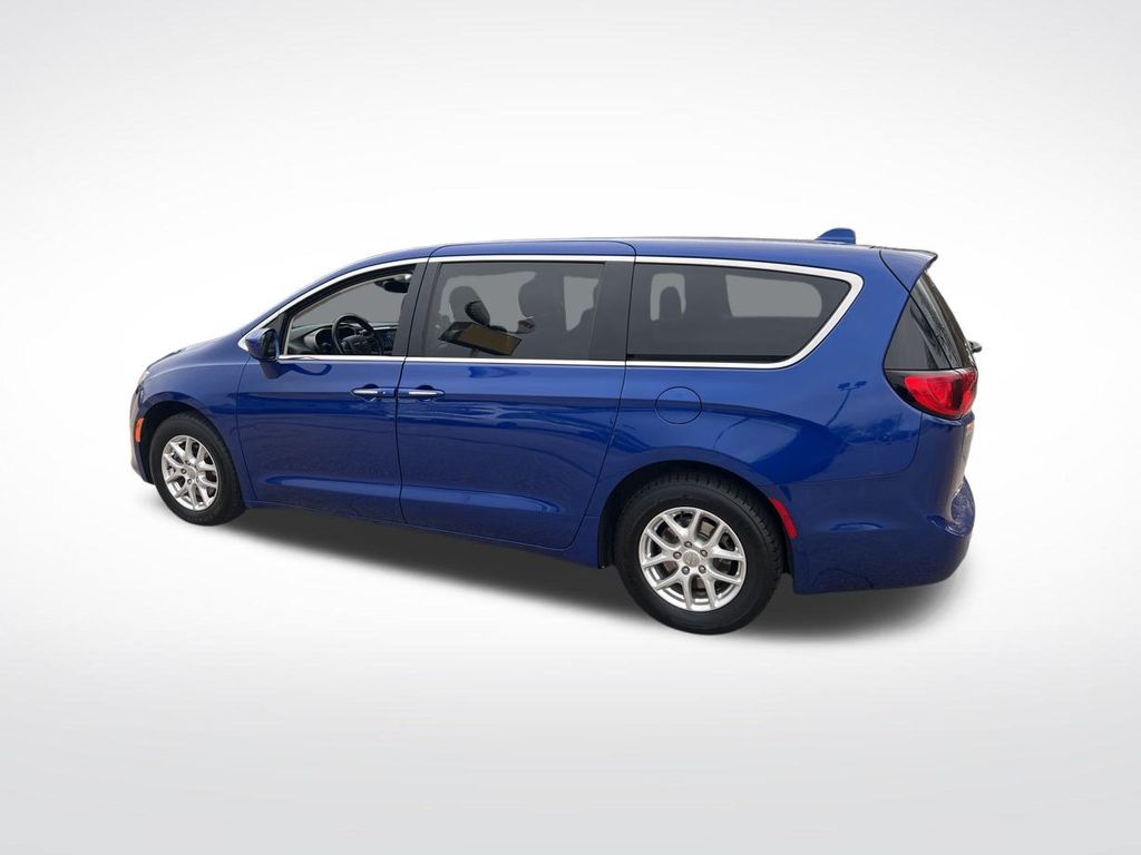 2020 Chrysler Pacifica Touring photo