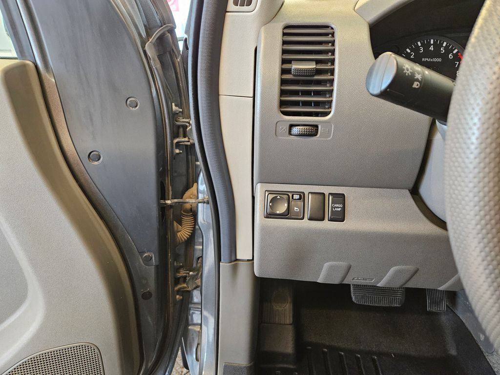 2005 Nissan Frontier SE