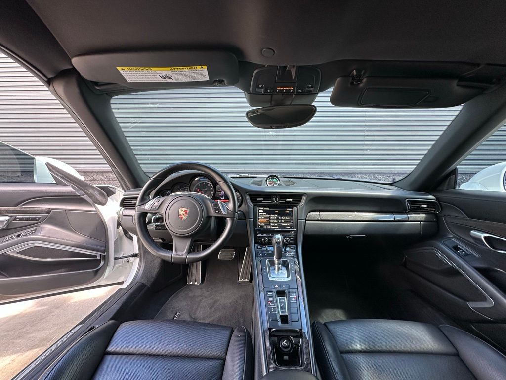 Thumbnail: 2014 Porsche 911 - 21