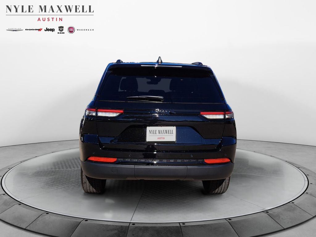 New Car 2025 Jeep Grand Cherokee  Laredo For Sale Under $40,000 In Austin, Texas