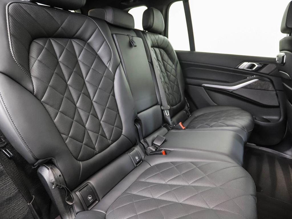 Thumbnail: 2023 BMW X7 - 29
