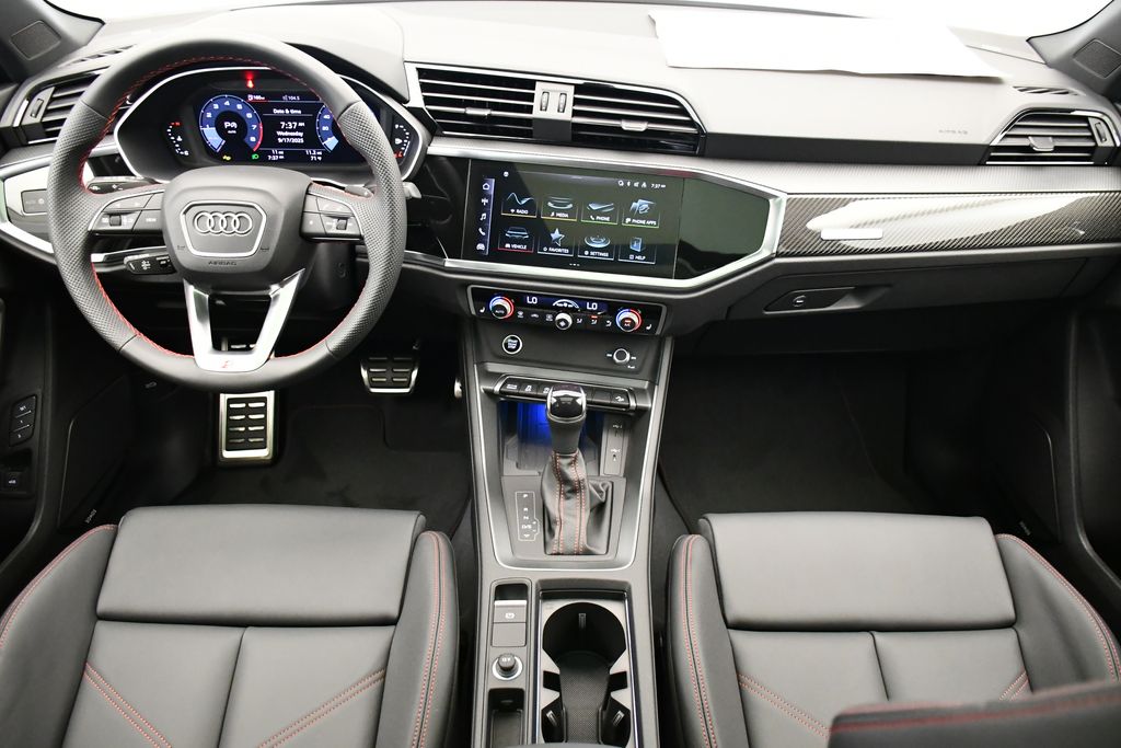 Thumbnail: 2025 Audi Q3 - 21