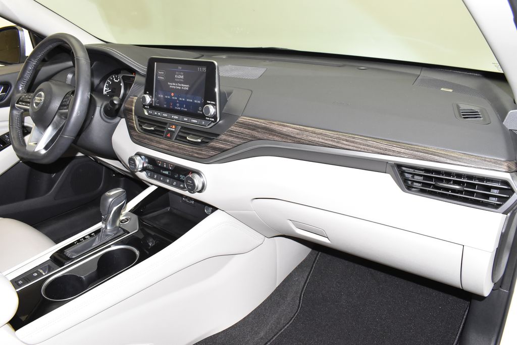2022 Nissan Altima SL 29