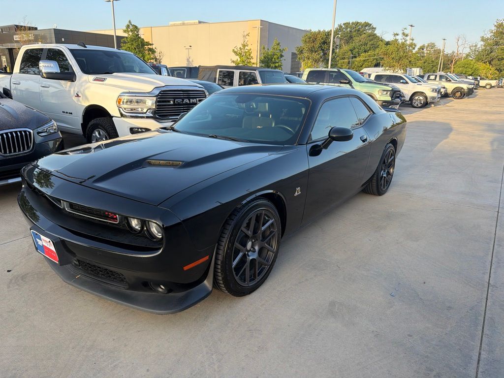 Pitch Black Clearcoat 2016 Dodge Challenger Coupe Rear-Wheel Drive 8-Speed Automatic