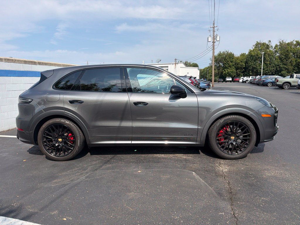 Thumbnail: 2023 Porsche Cayenne - 6