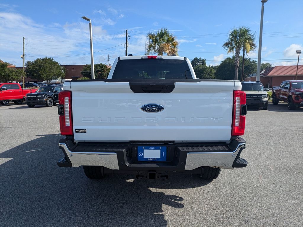 2026 Ford F-350 Super Duty XLT