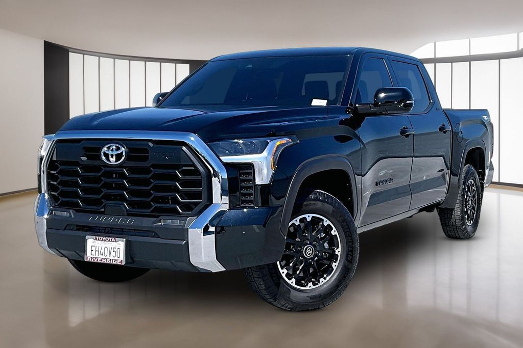 2026 Toyota Tundra SR5 CrewMax Cab 4WD