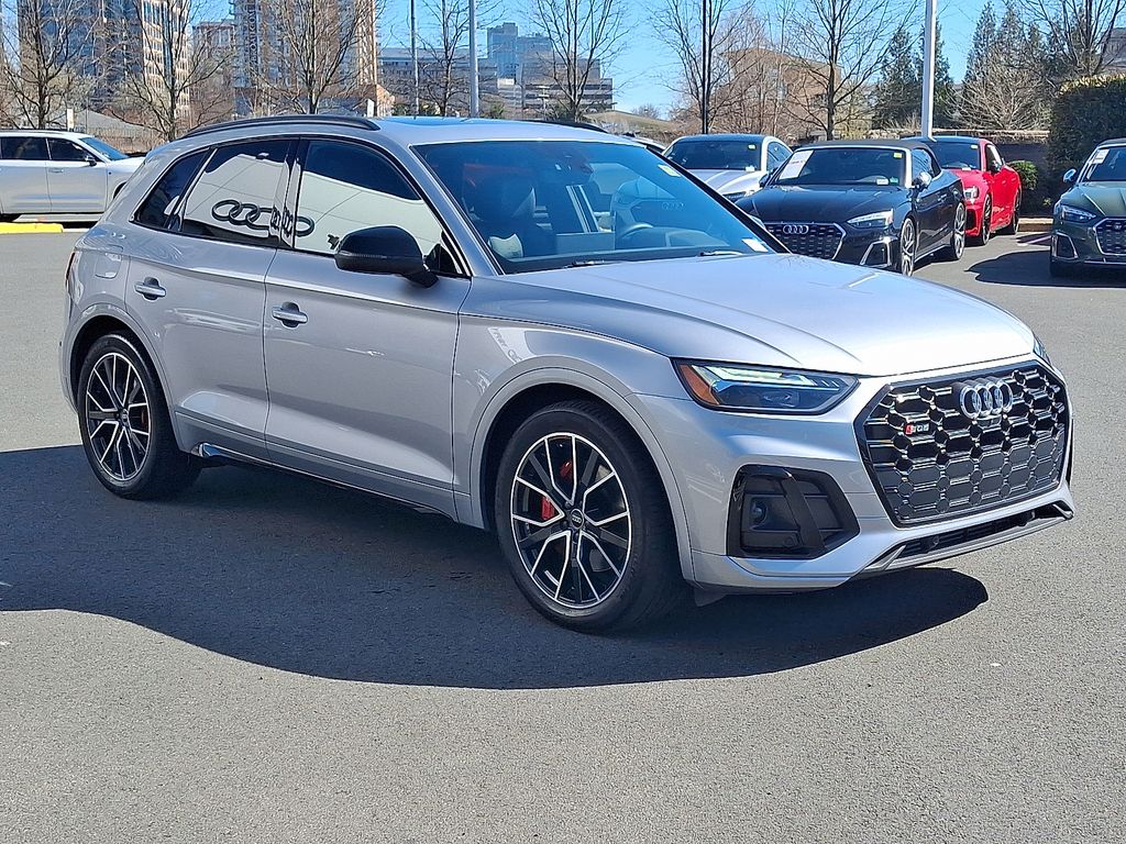 Thumbnail: 2023 Audi SQ5 - 3