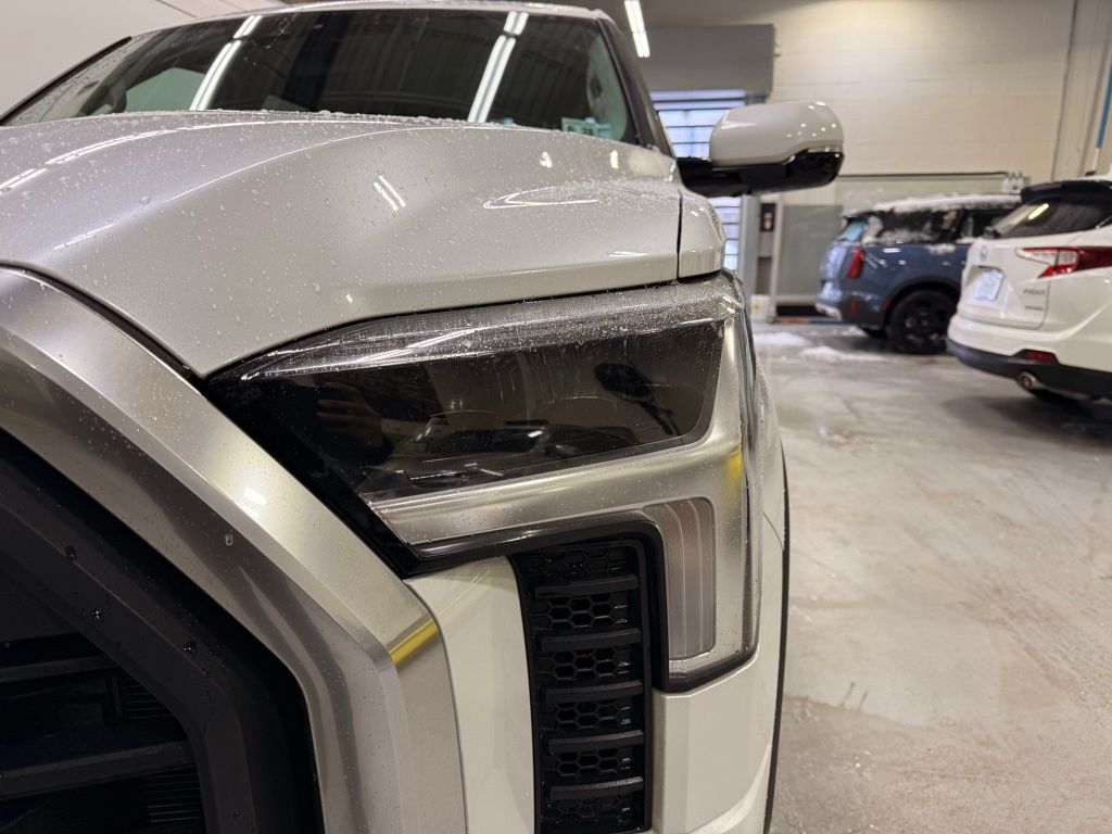 Thumbnail: 2023 Toyota Tundra - 9