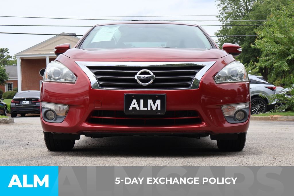 Used 2015 Red Nissan 2.5 SV image 4