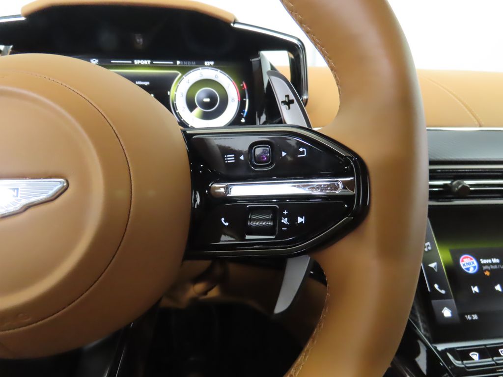 Thumbnail: 2025 Aston Martin Vantage - 12