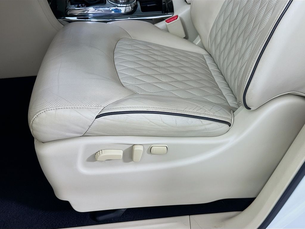 Thumbnail: 2019 INFINITI QX80 - 20