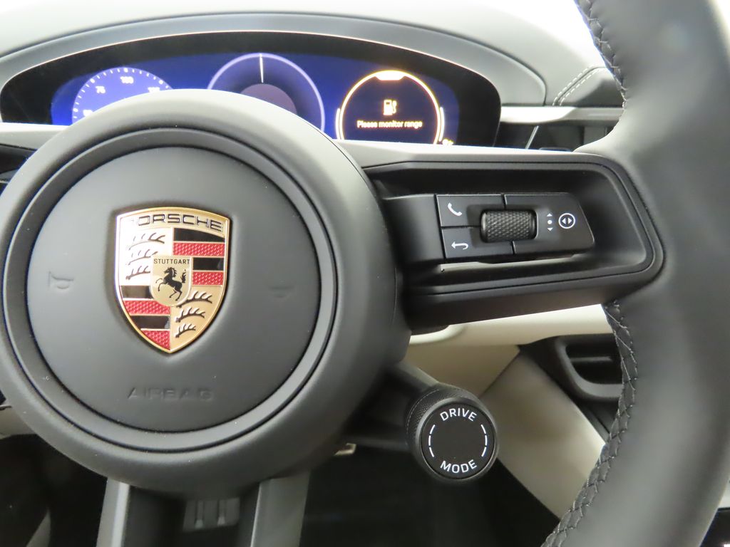 Thumbnail: 2025 Porsche Macan - 15