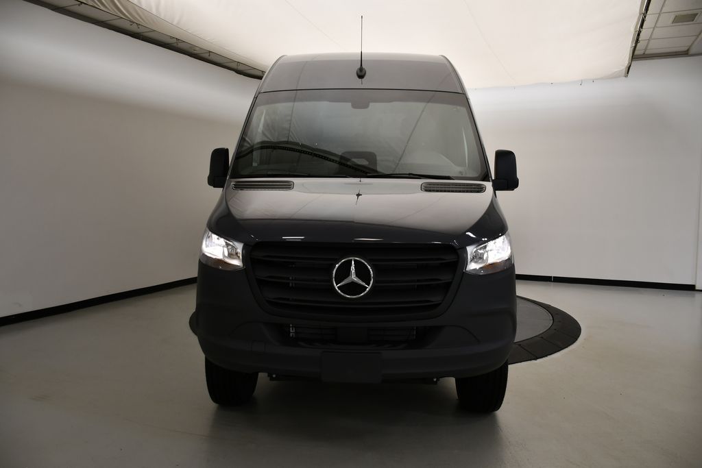 Thumbnail: 2025 Mercedes-Benz Sprinter - 3