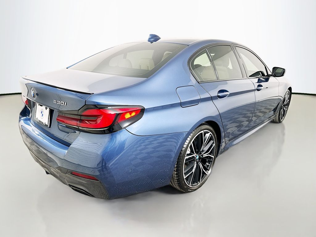 Thumbnail: 2023 BMW 5 Series - 5