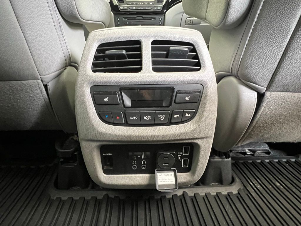 Thumbnail: 2019 Honda Pilot - 10