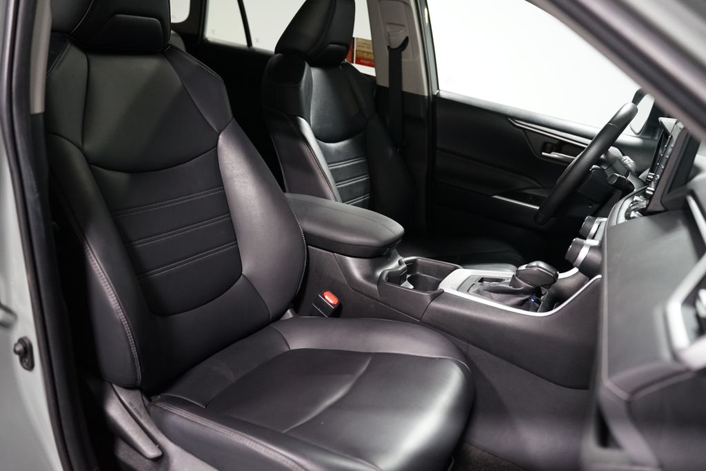 Thumbnail: 2021 Toyota RAV4 - 27
