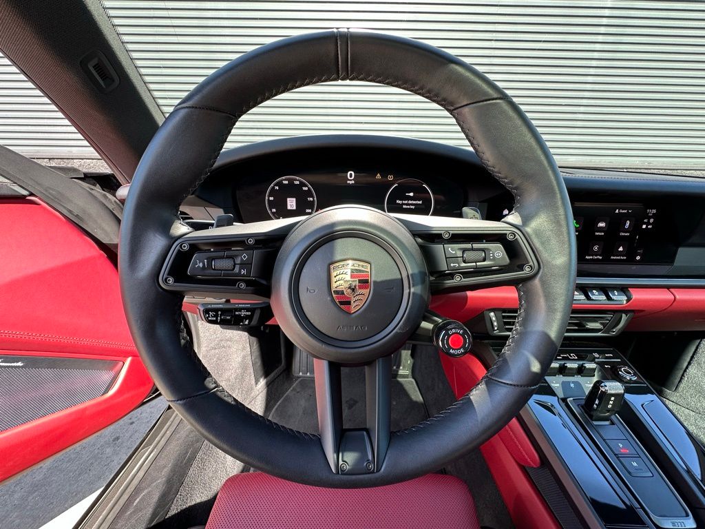 Thumbnail: 2025 Porsche 911 - 17