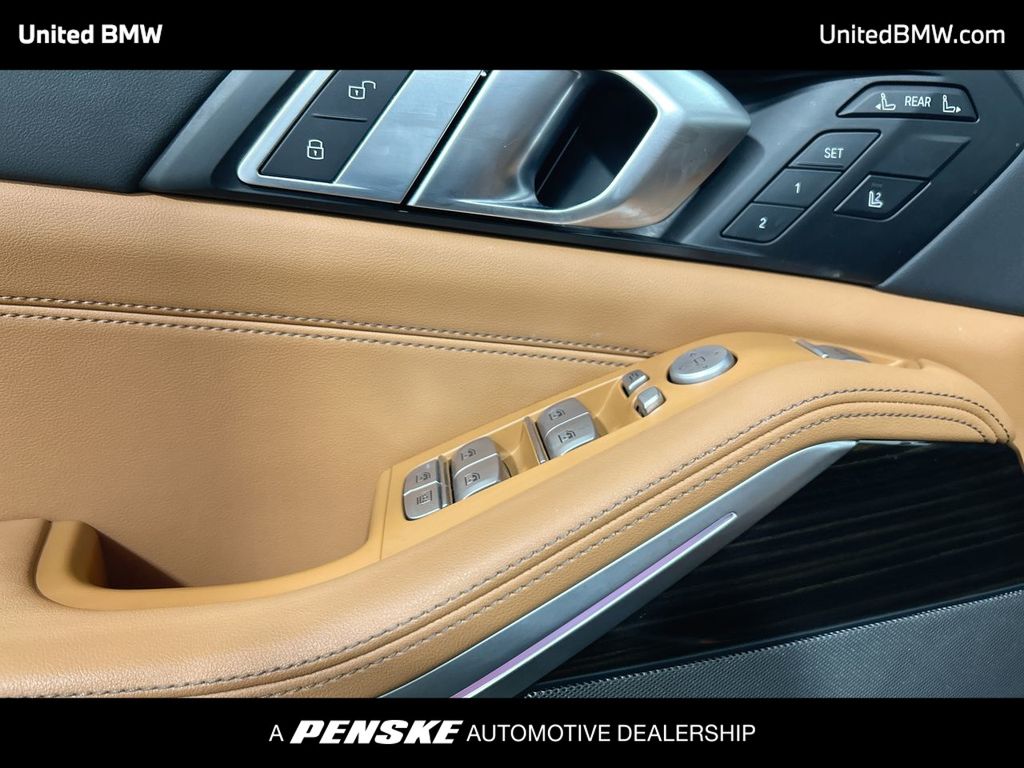 Thumbnail: 2025 BMW X7 - 11