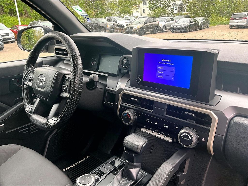 2024 Toyota Tacoma — photo 14
