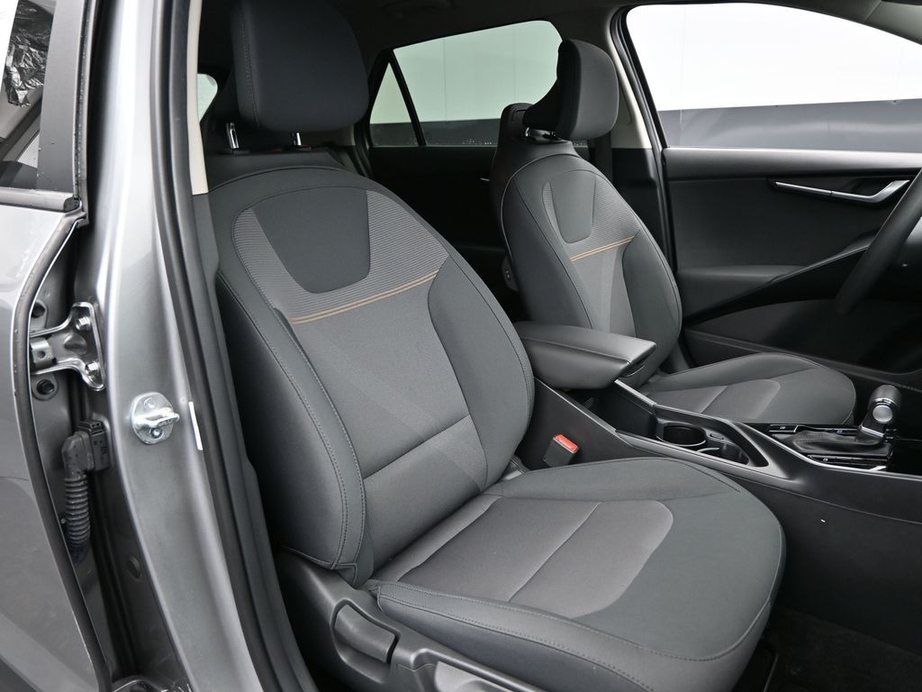2023 Kia Niro LX