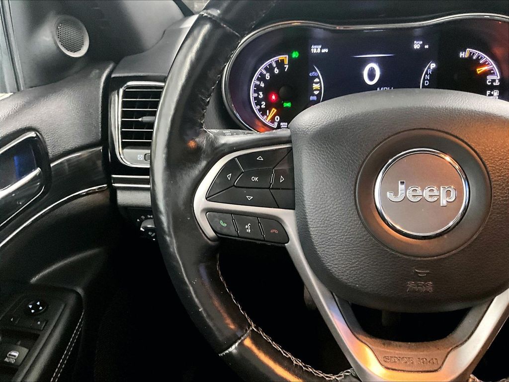 2021 Jeep Grand Cherokee — photo 23