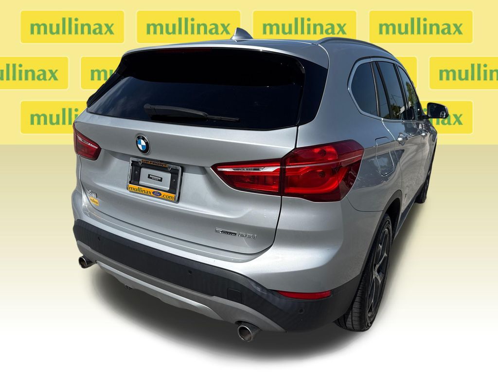 Used 2019 Silver BMW sDrive28i image 4